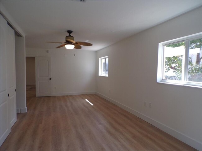 Building Photo - 179 Maria Ct