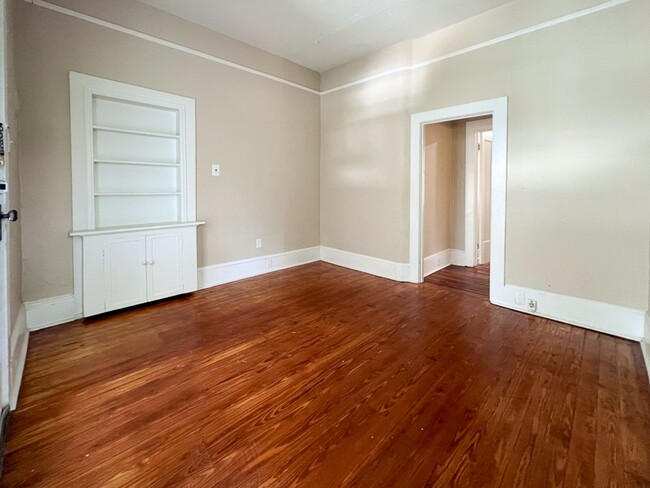 Building Photo - 1BR/1BA UPDATED Apartment in Duck Pond Are...