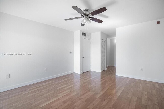 Building Photo - 9040 SW 125th Ave