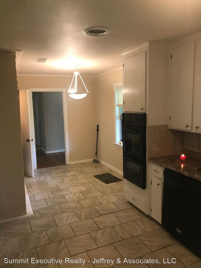 Building Photo - 3 br, 1.5 bath House - 970 Poleman Rd