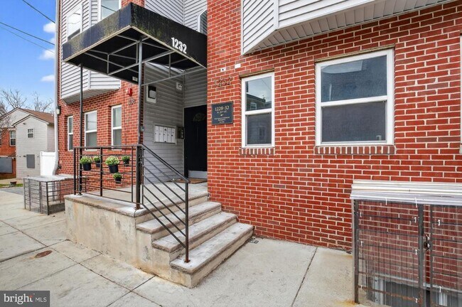 Building Photo - 1228 N 25th St