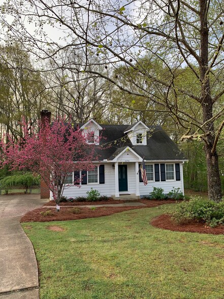 Primary Photo - 1170 Lois Ln