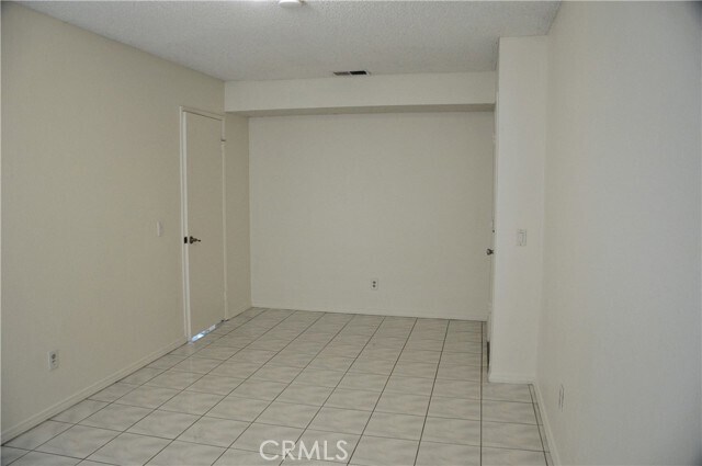 Building Photo - 3354 Dynelo Ave