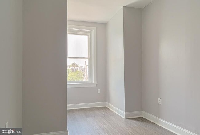 Building Photo - 1542 S 57th St