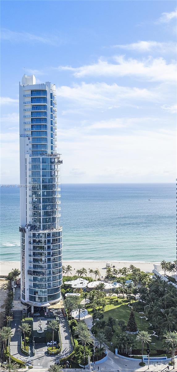 Building Photo - 17475 Collins Ave