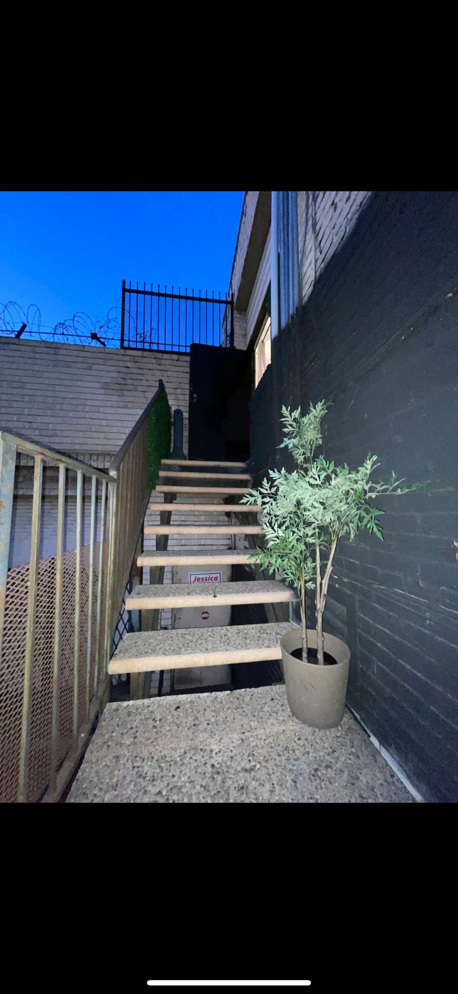 Building Photo - 2421 Hunter St