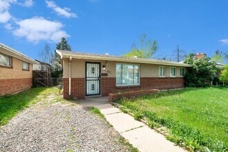 Building Photo - Beautifully remodelled 4 Bedroom home - Sh...