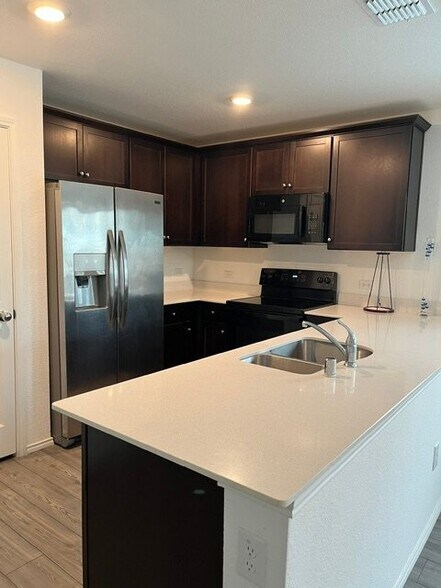 Building Photo - 5609 Timber Pt Dr