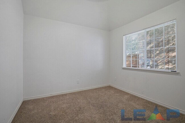 Building Photo - Beautiful 3 bedroom, 2 bath house in Irving!