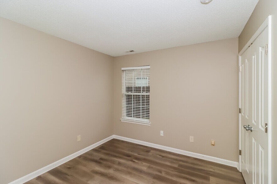 Building Photo - 11416 Northwoods Forest Dr