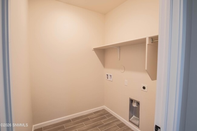 Building Photo - 4709 Elsinore Ave