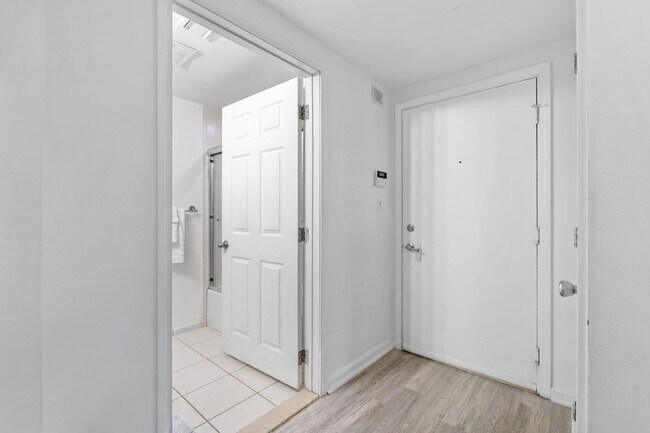 Building Photo - 920 Jefferson St