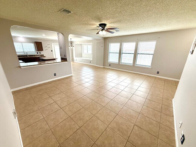 Building Photo - **APPLICATION RECEIVED** *MOVE IN SPECIAL* Beautiful 3 Bedroom Home with Granite Countertops & La...