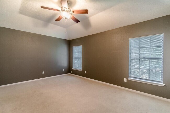 Building Photo - 6015 Henniker Dr