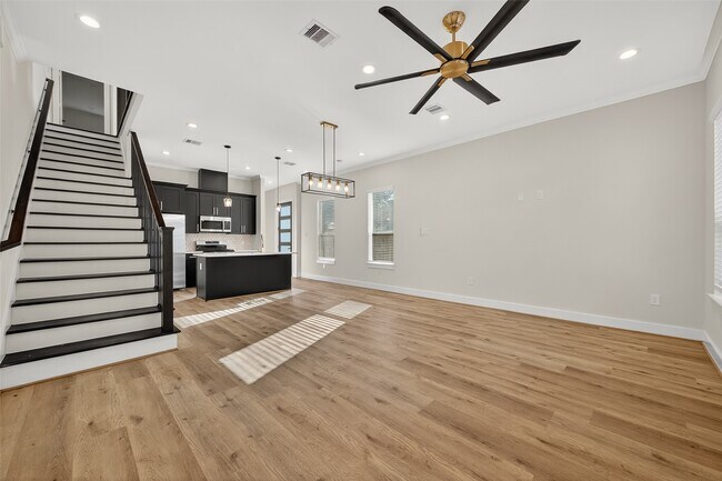 Building Photo - 808 Fortune St