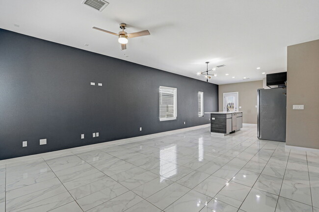 Building Photo - 125 Via Rojas