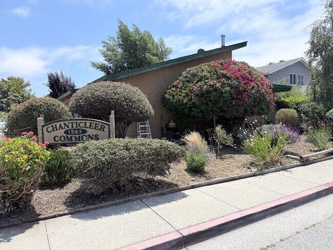 Building Photo - 1584 Chanticleer Ave