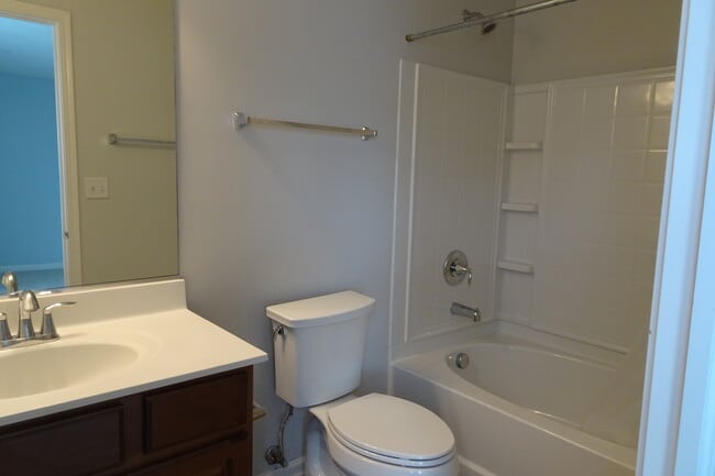 Building Photo - 2203 S Crambourne Way