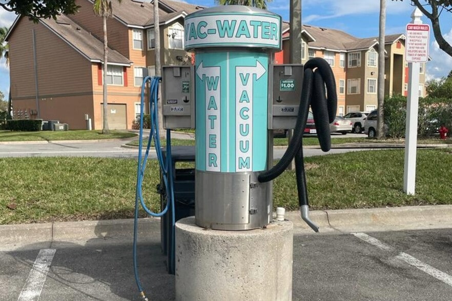 Building Photo - 2212 Grand Cayman Ct