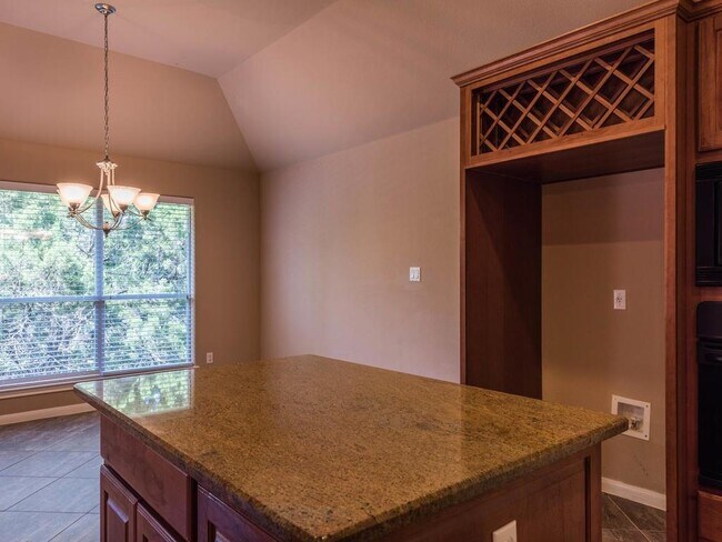 Building Photo - 1007 Savanna Ln