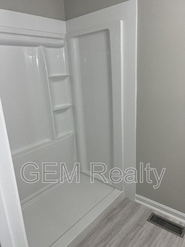 Building Photo - 103 Holmes Ct