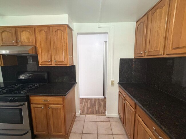 Building Photo - 10670 Minette Dr