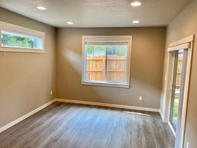 Building Photo - 61357 SE Matthew St