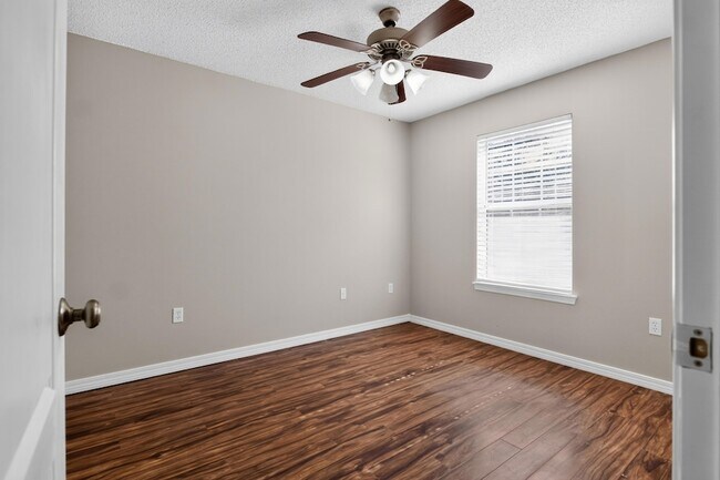 Building Photo - 3151 Forrest Ave
