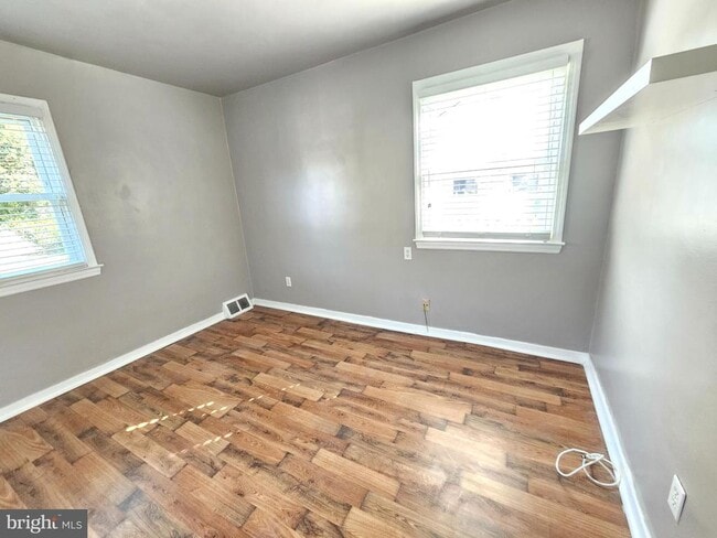 Building Photo - 11 Drexel Ave