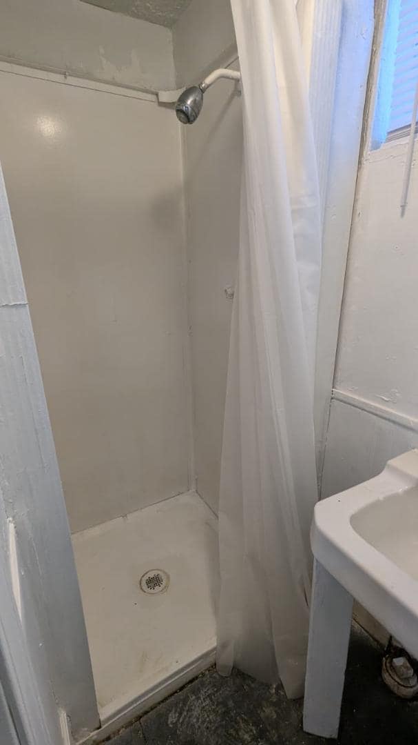 Building Photo - 39 E Parkview Ave