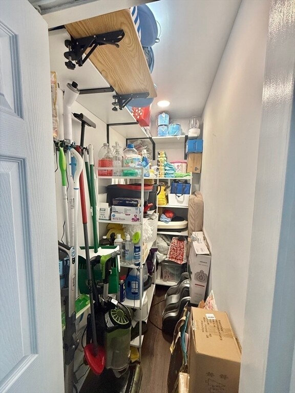 Building Photo - 13 Schuyler St