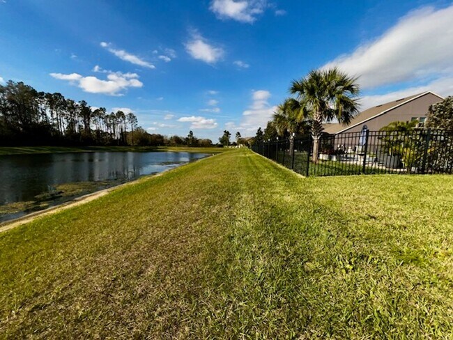 Building Photo - SPECTACULAR MODERN HOME!!Relaxing water views from the back of this beautiful home- MOVE IN Septe...
