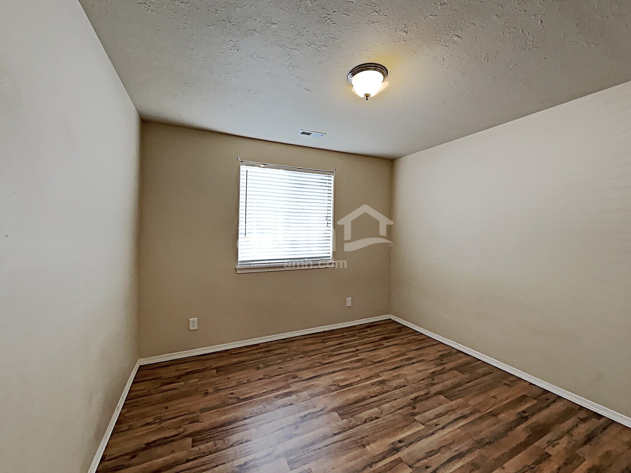 Building Photo - 1692 SW Creekside Ln