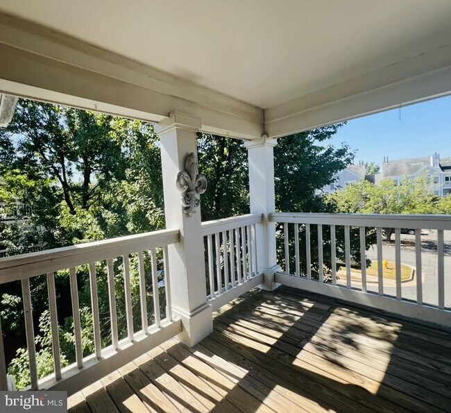 Building Photo - 8095 Lacy Dr