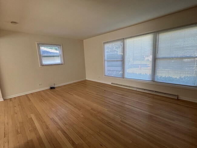Building Photo - Immediate Occupancy
