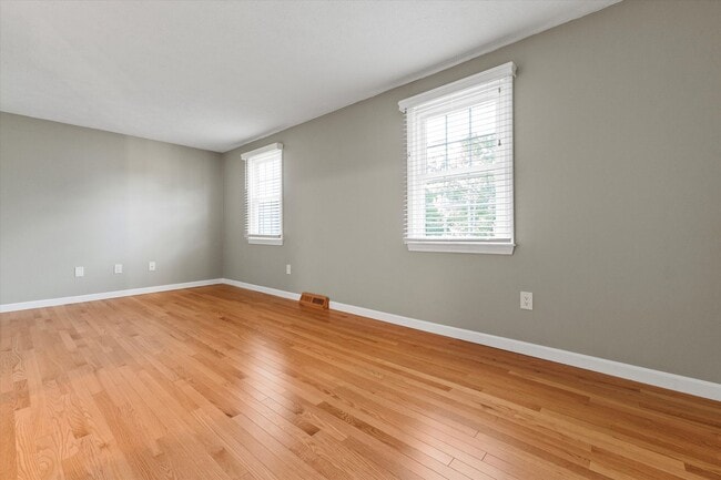 Building Photo - 6 Lochmere Ln