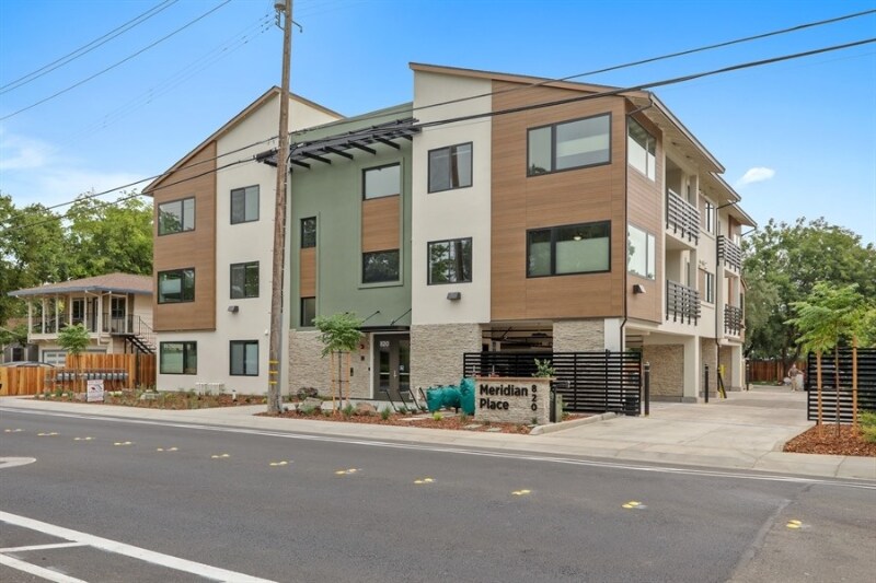 Building Photo - 820 B St