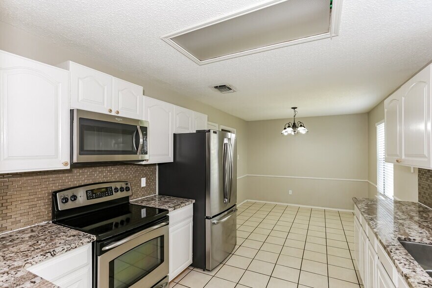 Building Photo - 7312 Meadow Creek Dr