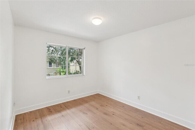 Building Photo - 9225 Stone River Pl