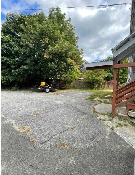 Building Photo - 1 Millers Falls Rd