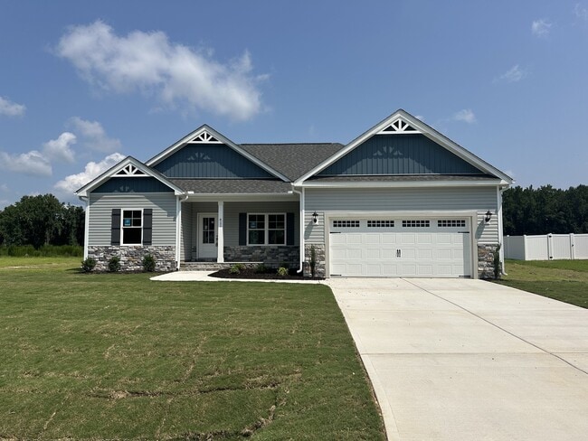 Building Photo - 411 Creeks Edge Dr
