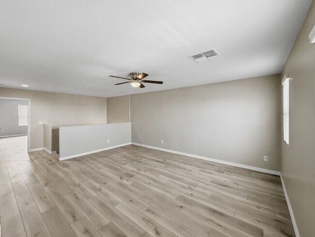 Building Photo - Home in Litchfield Park at Canyon Views! 5bd 4.5ba