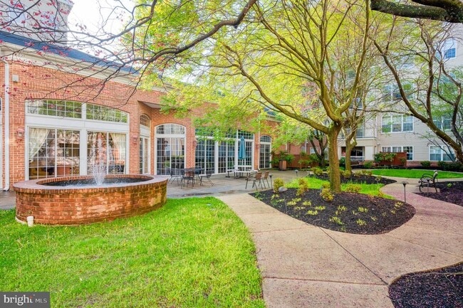 Building Photo - 537 Ensemble Ct