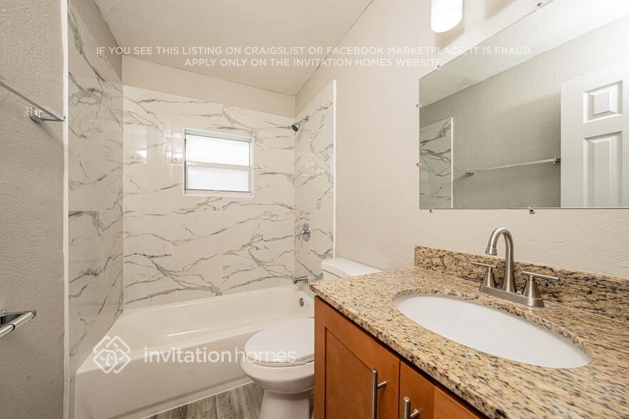 Building Photo - 6206 Wauconda Way W