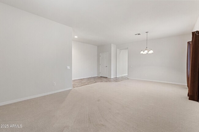 Building Photo - 10831 E Sylvan Ave