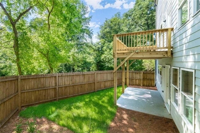 Building Photo - 1139 Lookout Ave NW