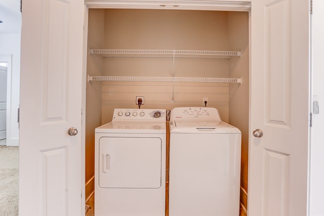 Building Photo - 670 Marina Cottage Dr