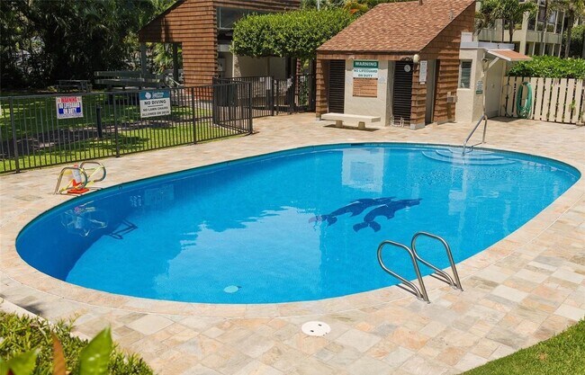 Building Photo - Upgraded 3 bed 2 bath condo in Kailua Town, 2 covered parking