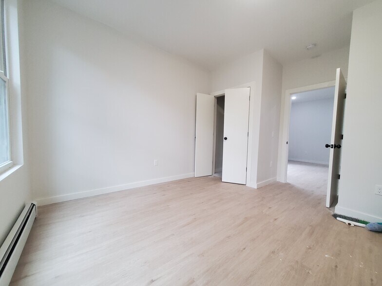 177 Van Nostrand Ave 1R - 174 Van Nostrand Ave
