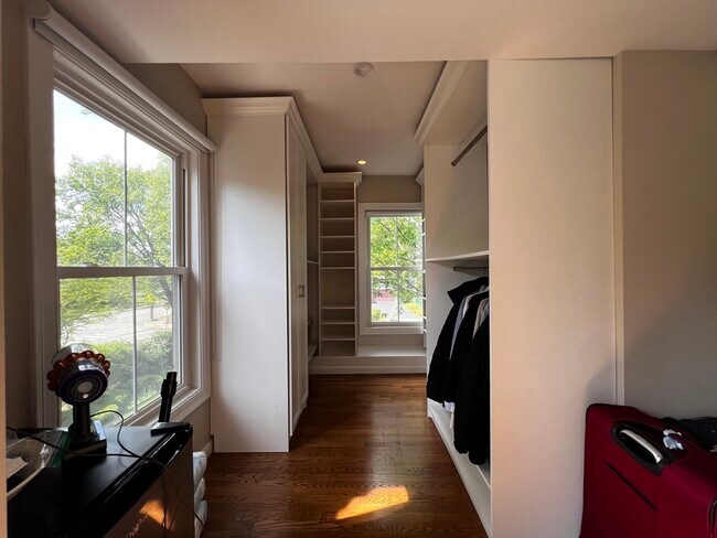 Building Photo - 78 Highland Ave